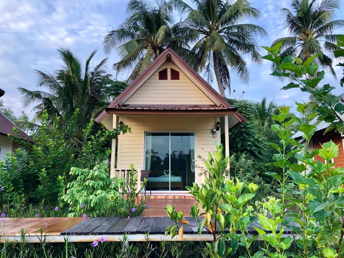 Baan Thung Home Stay Prasat Екстериор снимка