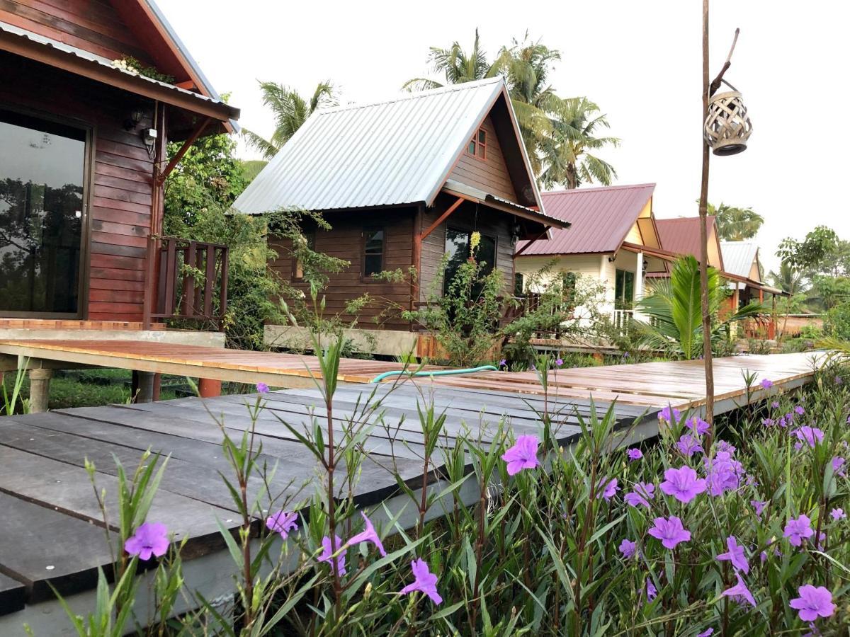 Baan Thung Home Stay Prasat Екстериор снимка